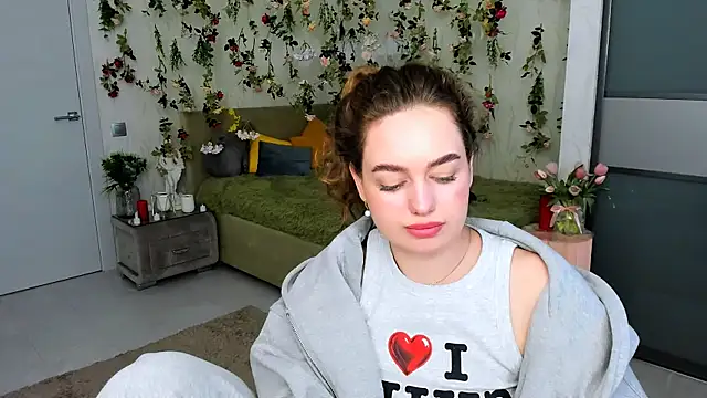 MiracleCurly webcam