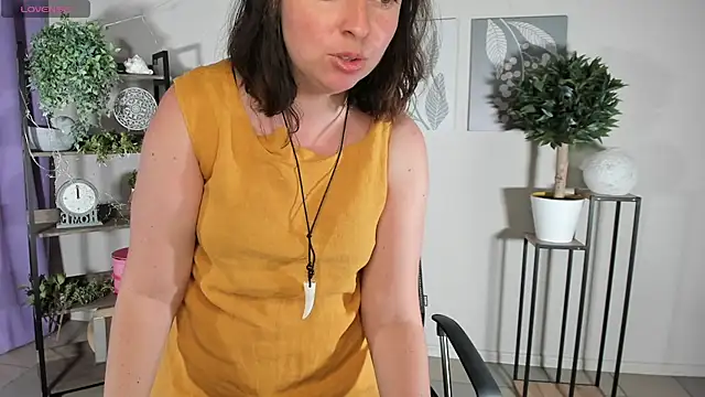 MartaEdams live cam on StripChat