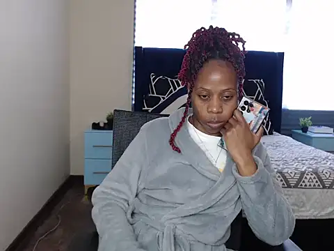 QUEENMANDYY