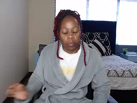 QUEENMANDYY live cam