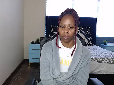 QUEENMANDYY webcam