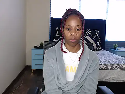 QUEENMANDYY