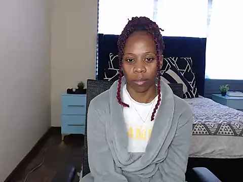 QUEENMANDYY