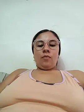 selena_gomez2 live cam
