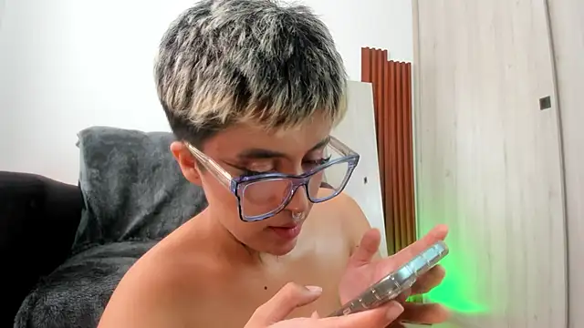 Rebeka-baker webcam