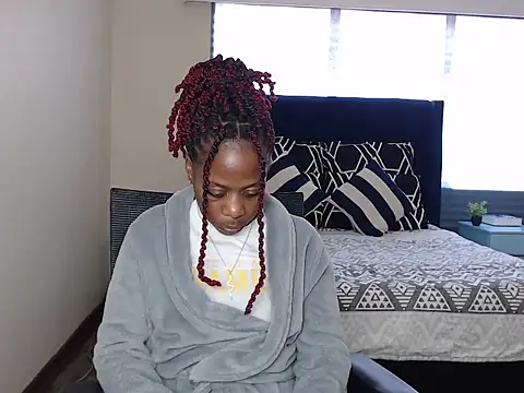 QUEENMANDYY