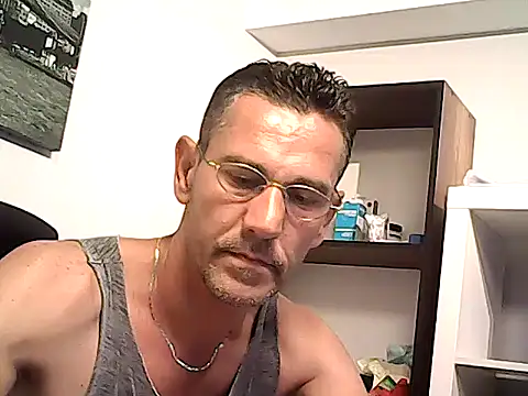 mastercharisma35 (Ask my age) - like tips pls. ı stand up for you.. okey