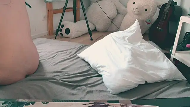 CeriseLapine live sex cam