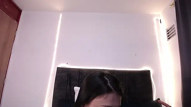 Nicol_Love0 webcam