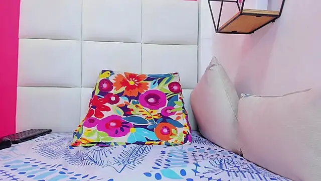 Katecurvy_hot69 webcam