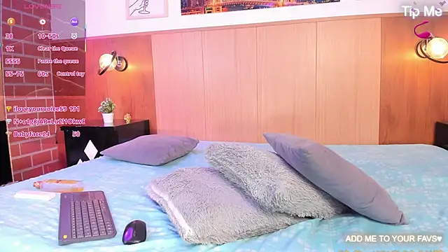 Anniie_Fox_