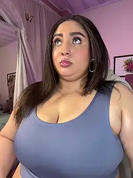 Selenee23 live cam on StripChat