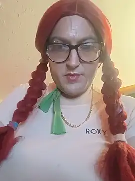 sissytrapdolly24 webcam