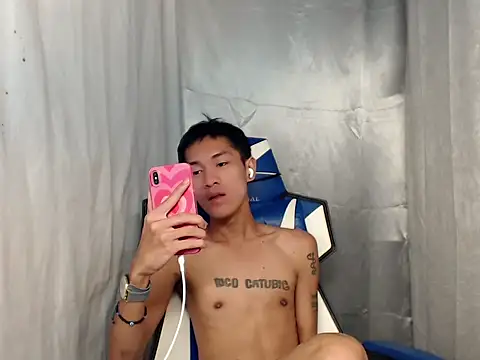 riks_tyler (Ask my age) - reach my goals to get me naked and cum