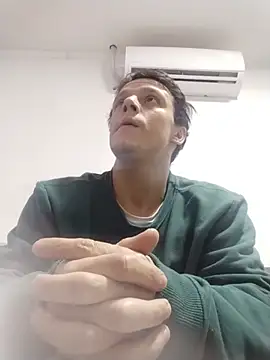 RAFAELQUINTEROSCAVALHEI live sex cam
