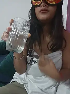 Hot-Rani-76