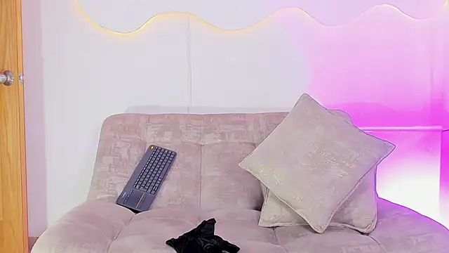 ArohomLester_
