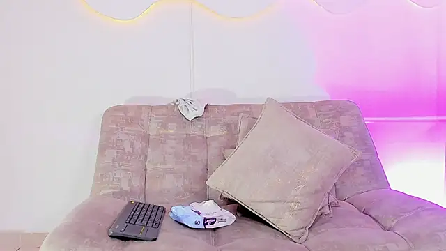 ArohomLester_