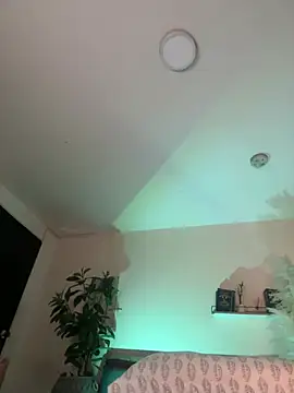 YariRose webcam