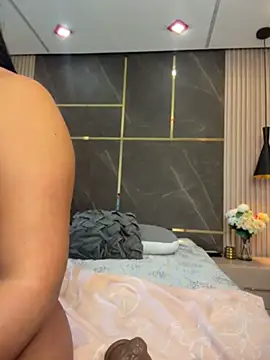 emily-Hornyy webcam