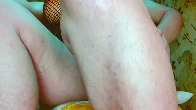 HugeCockCumsAlot webcam