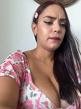 Sara-77 webcam