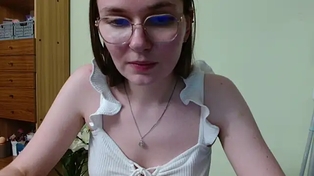 LooveELLYx webcam