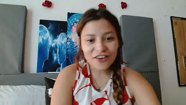 3littles - 3littles's free webcam - UK Sex Cams