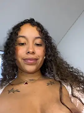 MarieLeon webcam