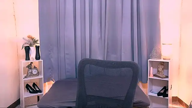 Mimi_Mckinley webcam