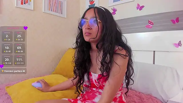 Emilyblussh webcam