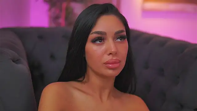 LatinaMorene webcam