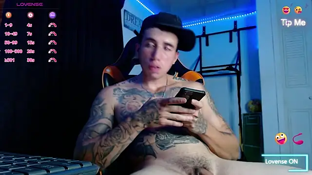 Adam_Hudsond webcam