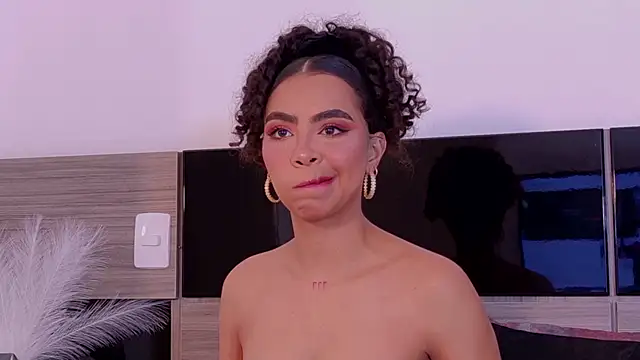 TamaraMontiel live cam on StripChat