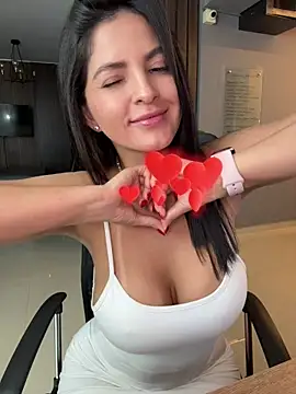 carolina_novoa (F milf) - Massages with cream on my tits
