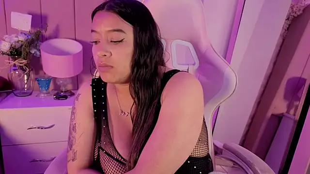 MollyBigBoobs12