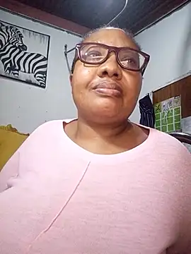 YELLOW_BONE webcam
