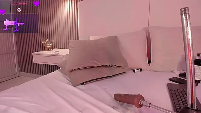 annie_clarkson webcam