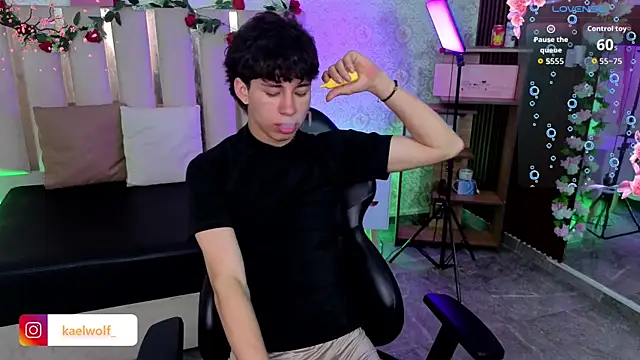 kaelwolf_tay webcam