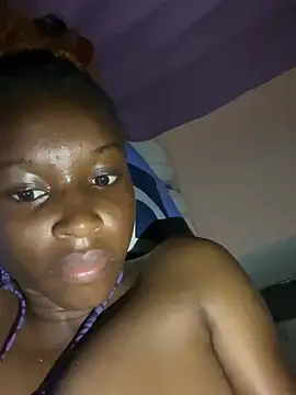 SassyPaulette webcam