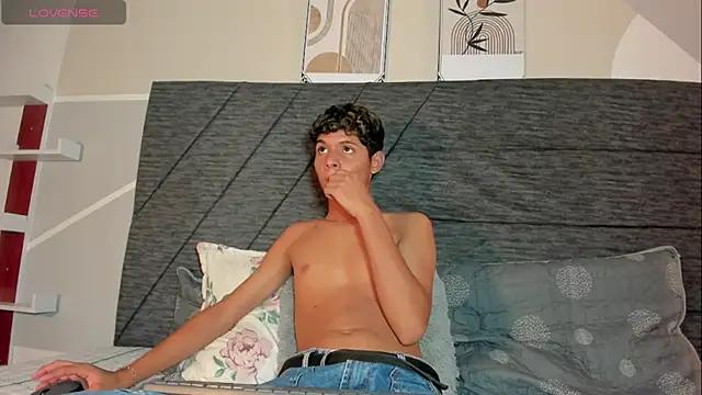 nico_vega webcam