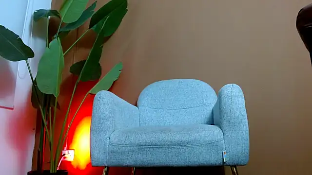 Watch emily_ox0 live on EroticFlix - High definition streams