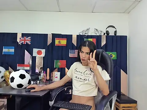Aisha_hotts777 webcam
