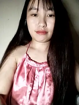 Cherry-squirtt live cam on StripChat