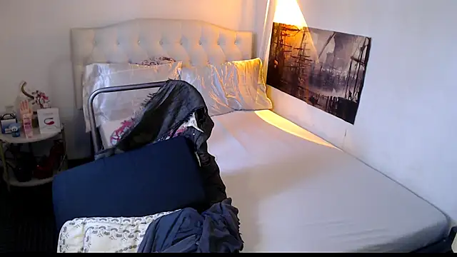 NinaDOM4CUM webcam