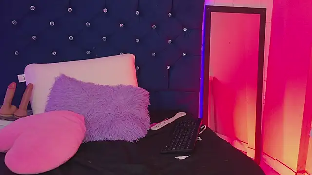 Dakotaa_Johnson webcam