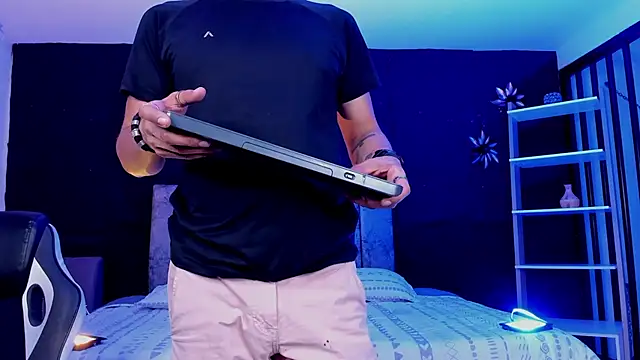 LiamDeep webcam