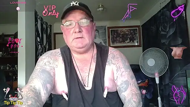 KINKYBLUEYES69 webcam