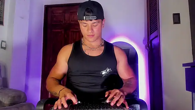 Dominic_Biker__ webcam