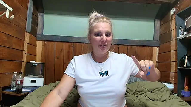 lisaxlovexxx (F mature) - Play Time!!!